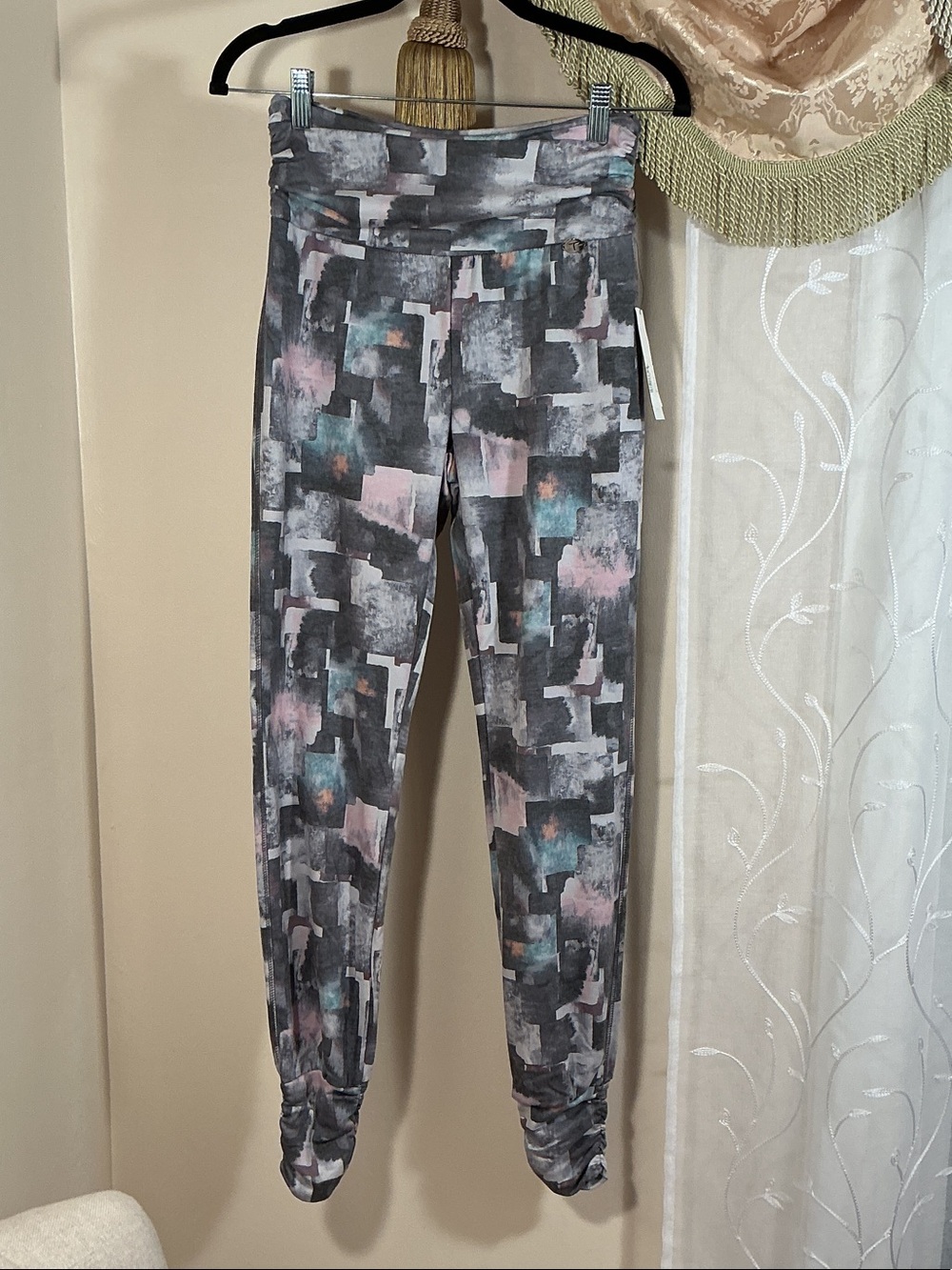 NWT Tahari Sport Women’s High Waist Active Jogger Pants in Gray Multi Sz S